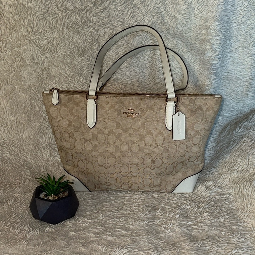 Coach F29958 Signature Jacquard Zip Tote Bag - Light Khaki/Chalk - Picture 4 of 12